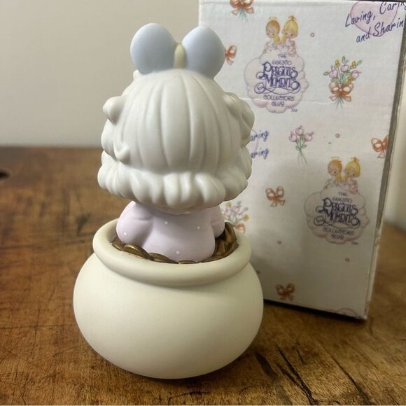 Precious Moments Collectors' Club You Are The End Of My Rainbow Pot of Gold 5" - Picture 7 of 11